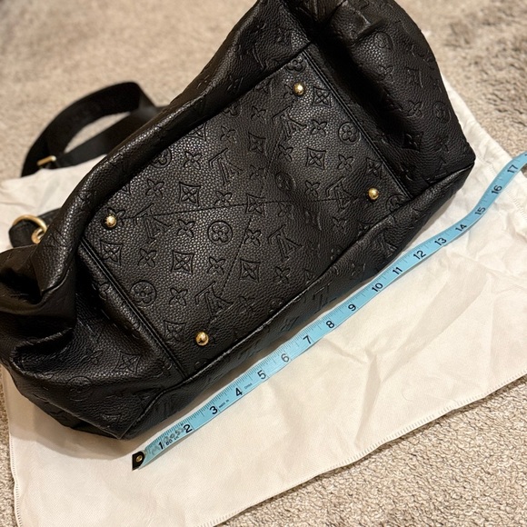 Louis Vuitton Hobo Bag - Picture 9 of 13
